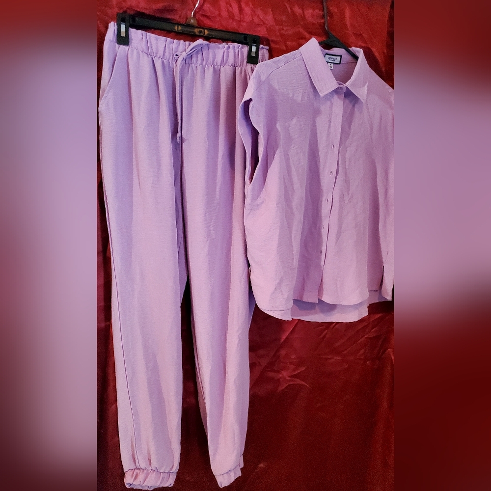 Discreet Lavender Lounge Set